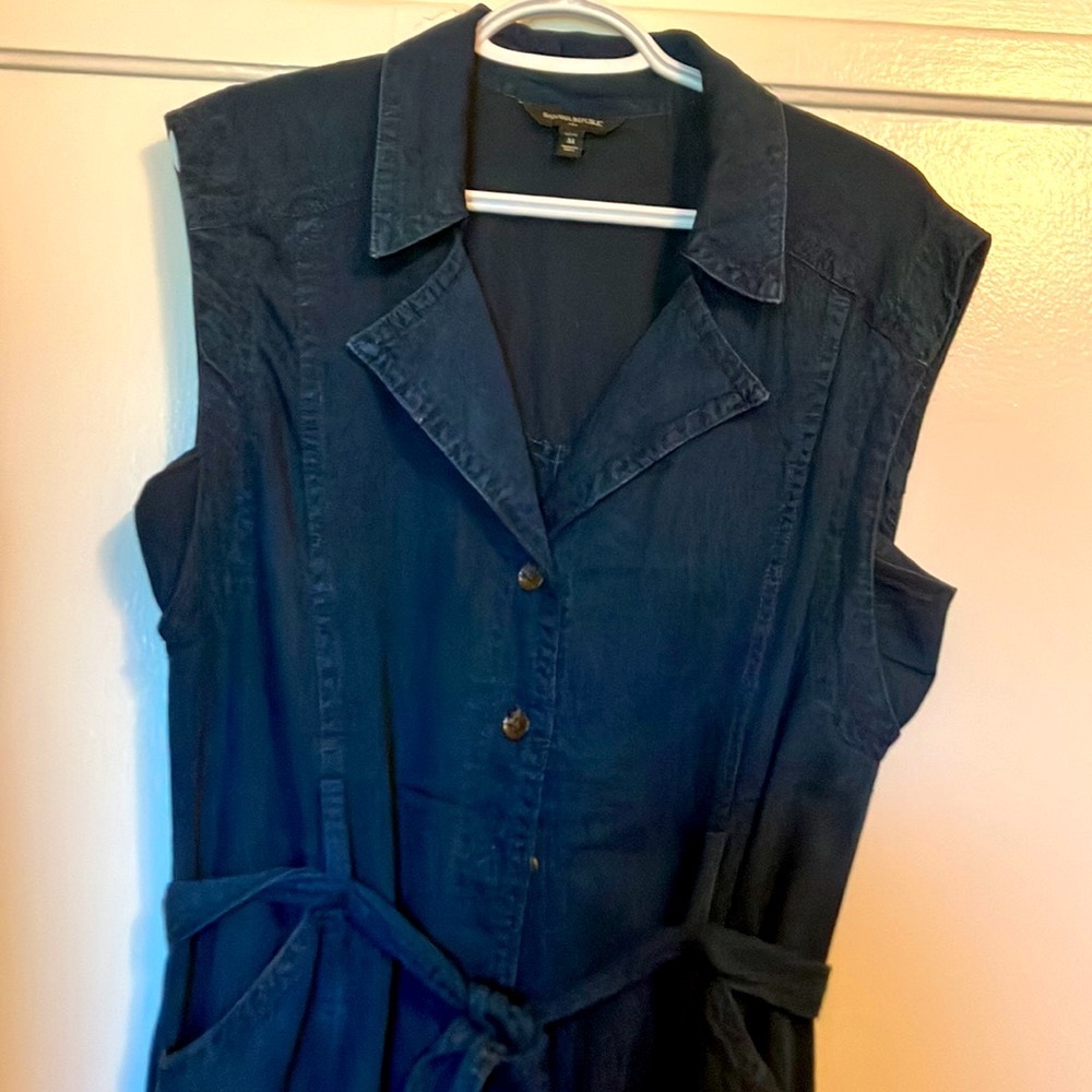 Banana Republic shirtdress size M petite denim color